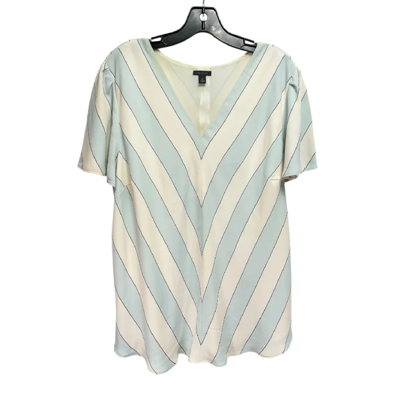 Top Short Sleeve By Ann Taylor In Blue & Cream, Size: Xxl