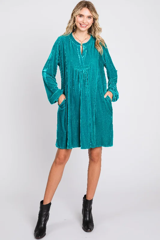 Emerald V-Neck Velvet Dress